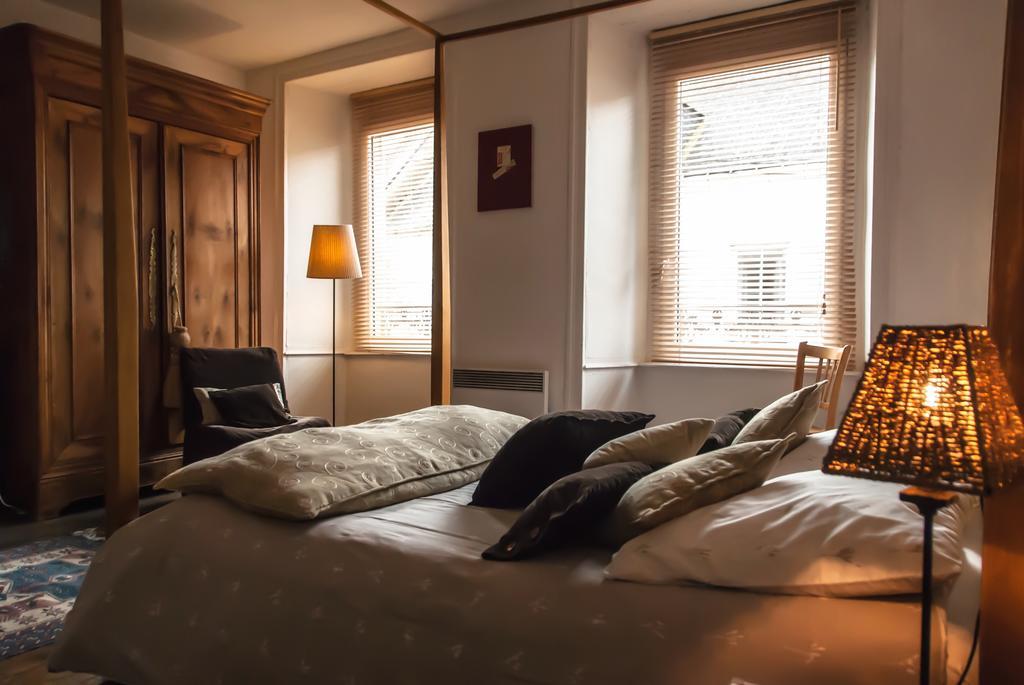 Les Chambres De Lourmel Понтиви Екстериор снимка