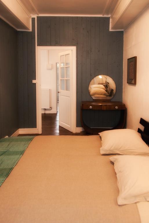 Les Chambres De Lourmel Понтиви Екстериор снимка