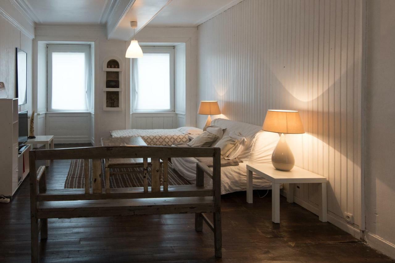 Les Chambres De Lourmel Понтиви Екстериор снимка